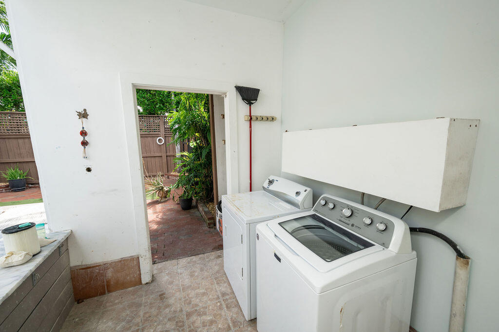 1125 Margaret Street 2