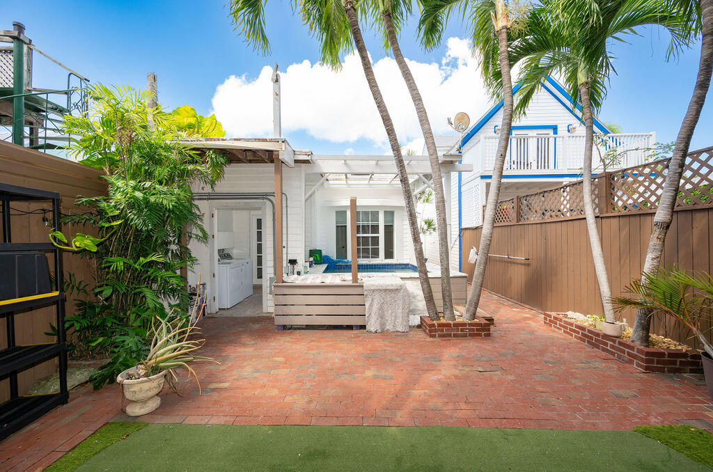 1125 Margaret Street 2