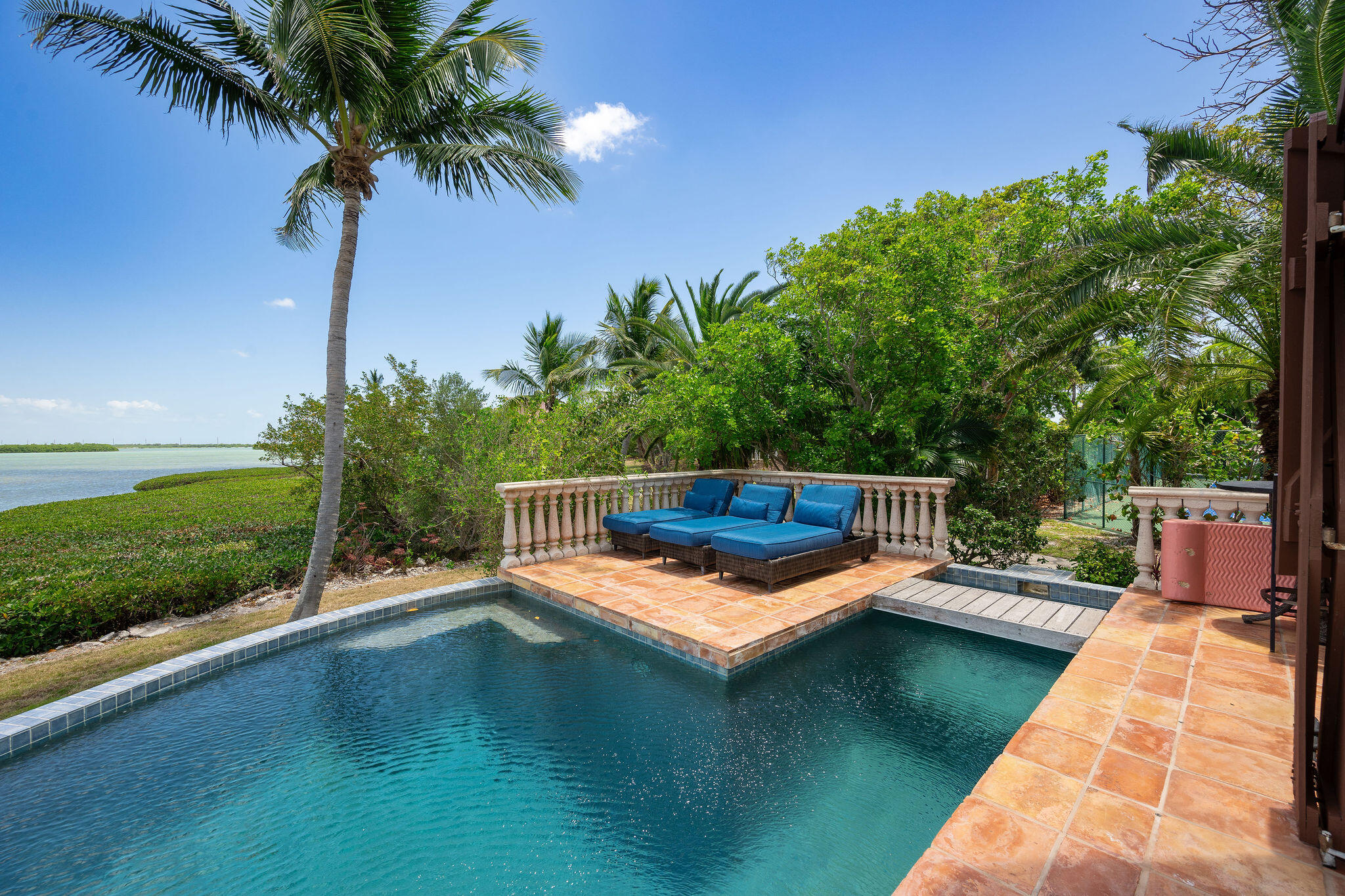 37 Cannon Royal Drive