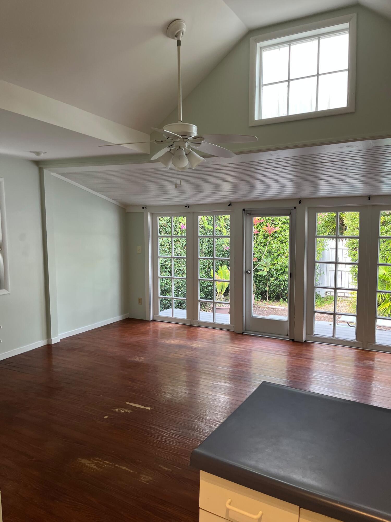 514 Margaret Street #2