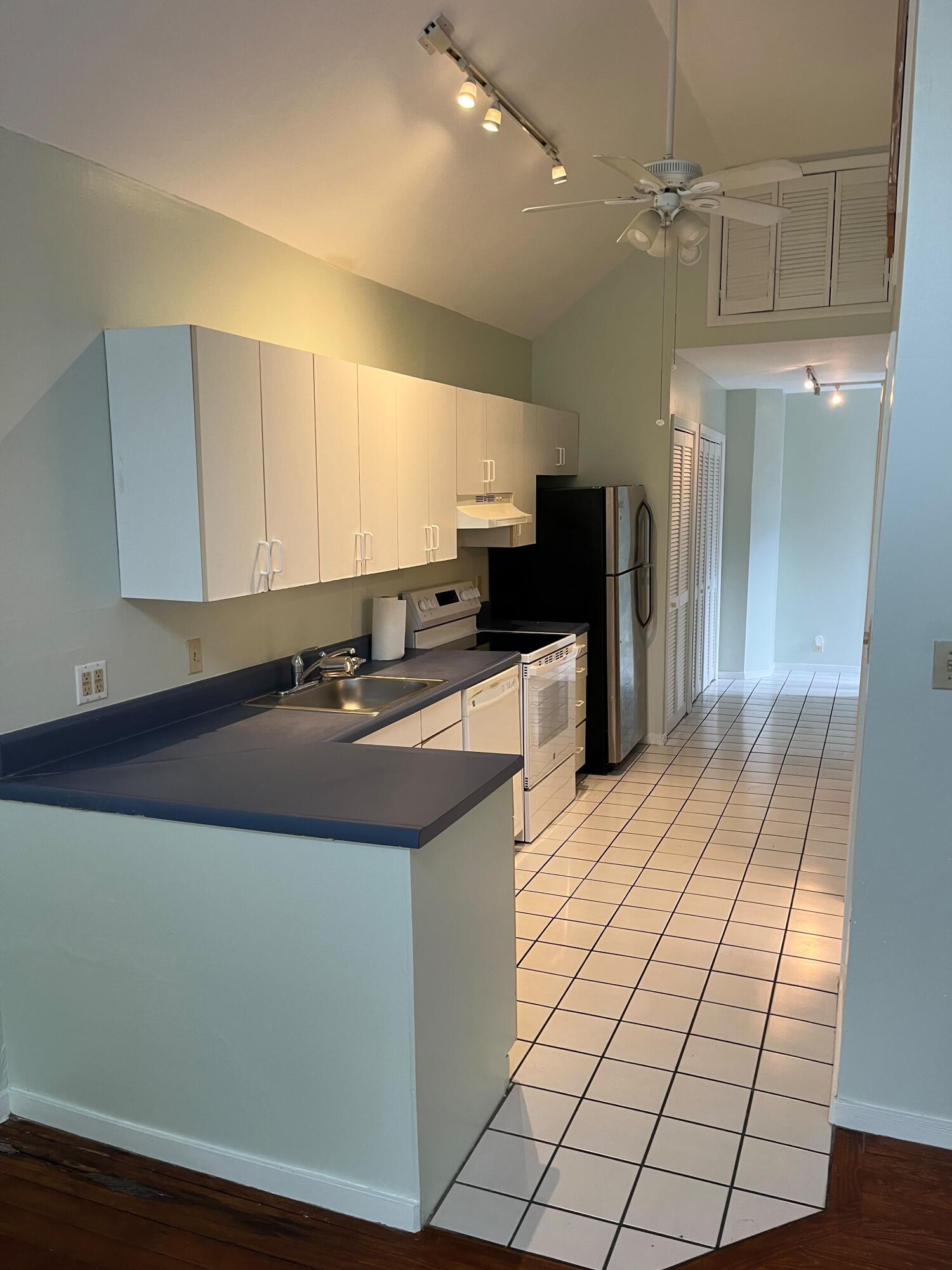 514 Margaret Street #2