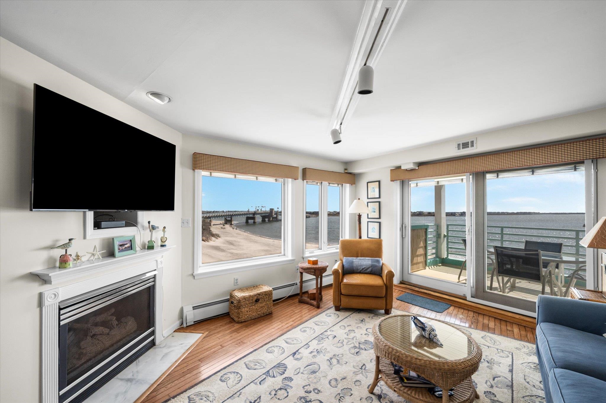 9400 Roberts Avenue Unit: 306