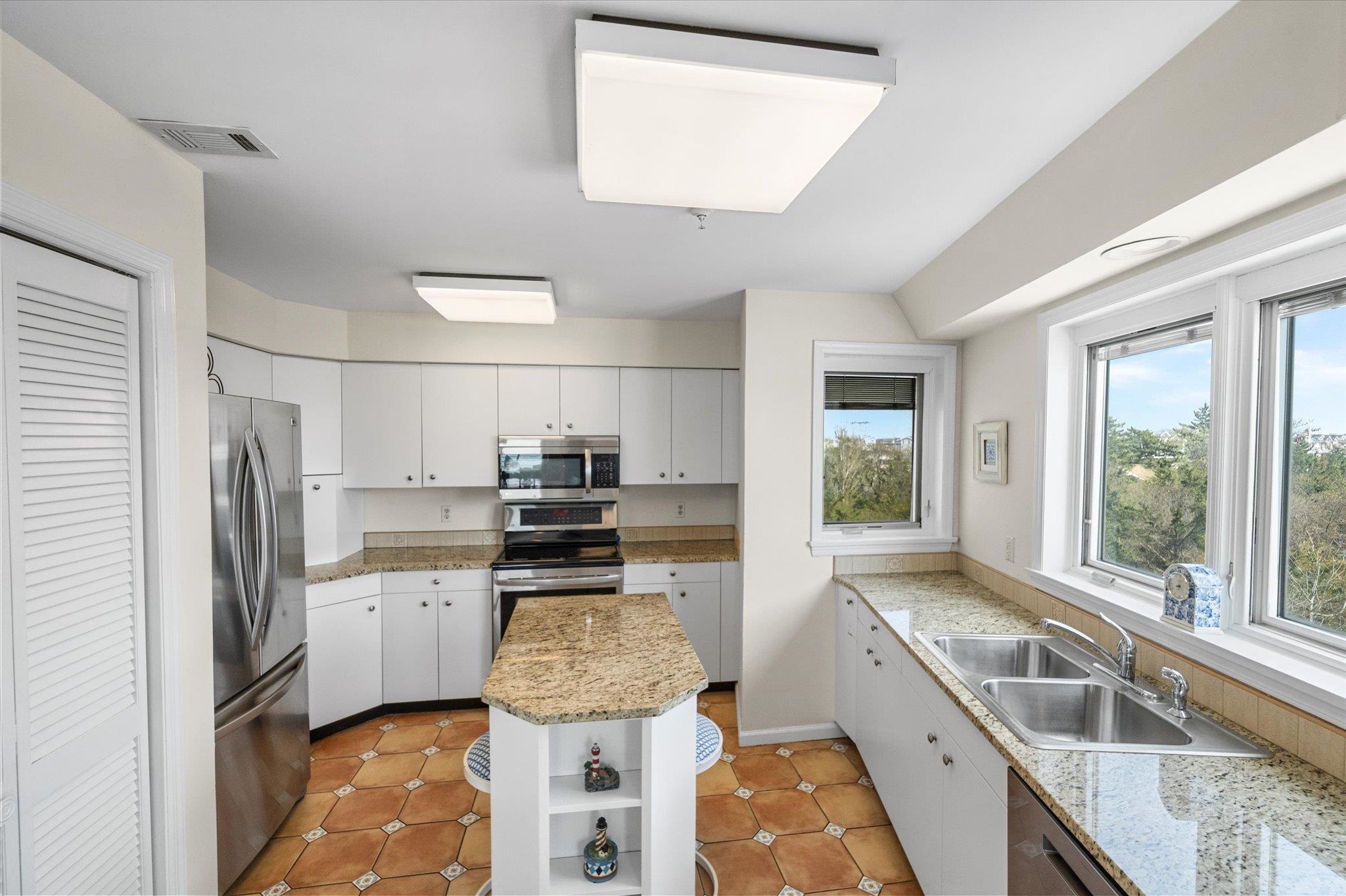 9400 Roberts Avenue Unit: 306