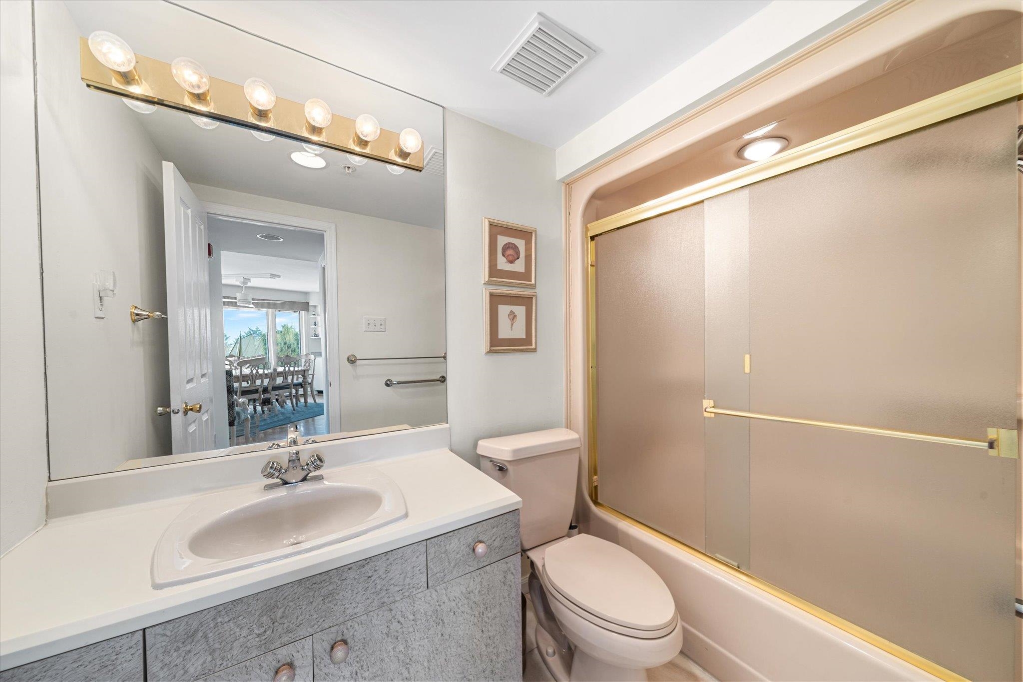 9400 Roberts Avenue Unit: 306