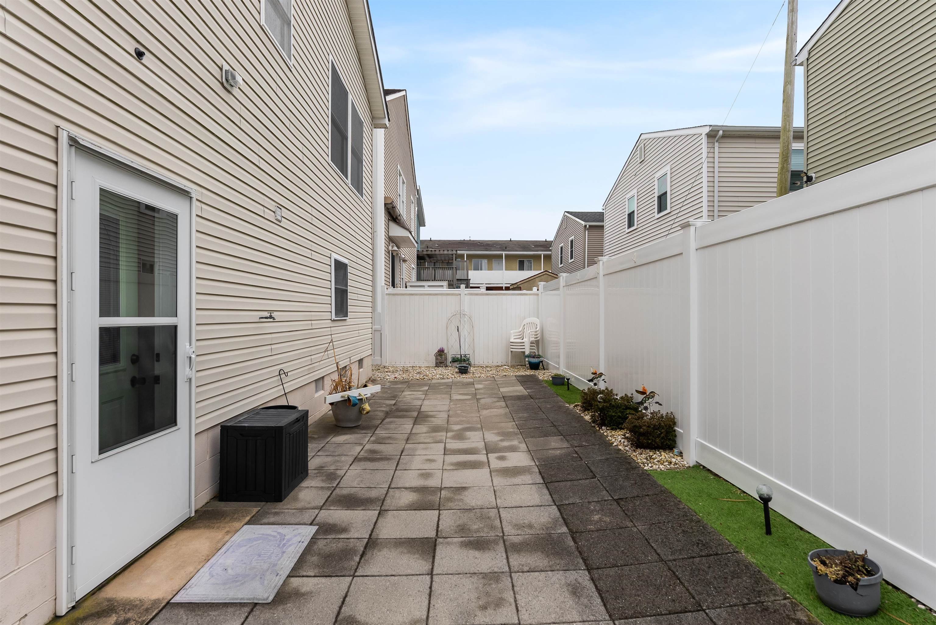 106 W Syracuse Avenue