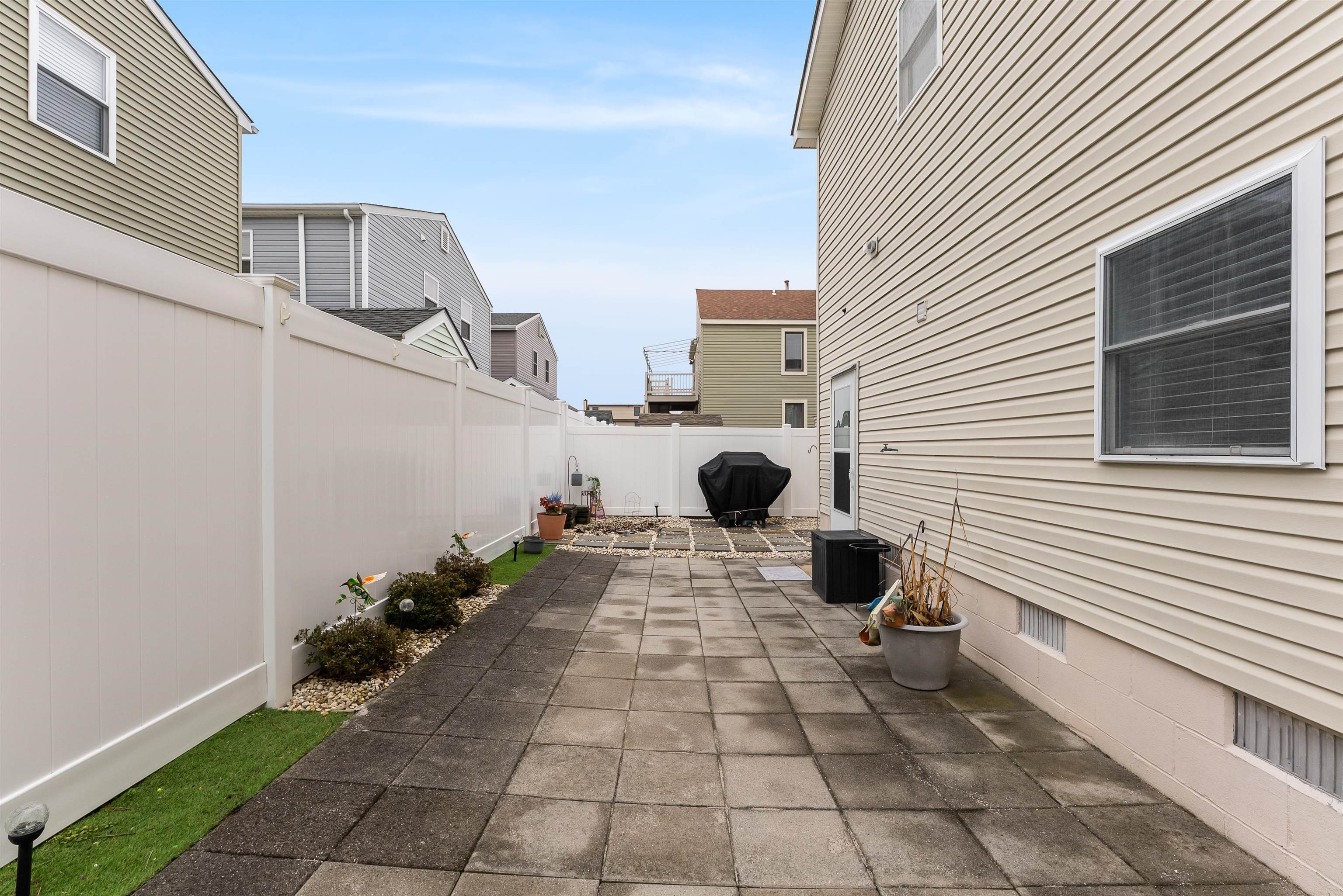 106 W Syracuse Avenue