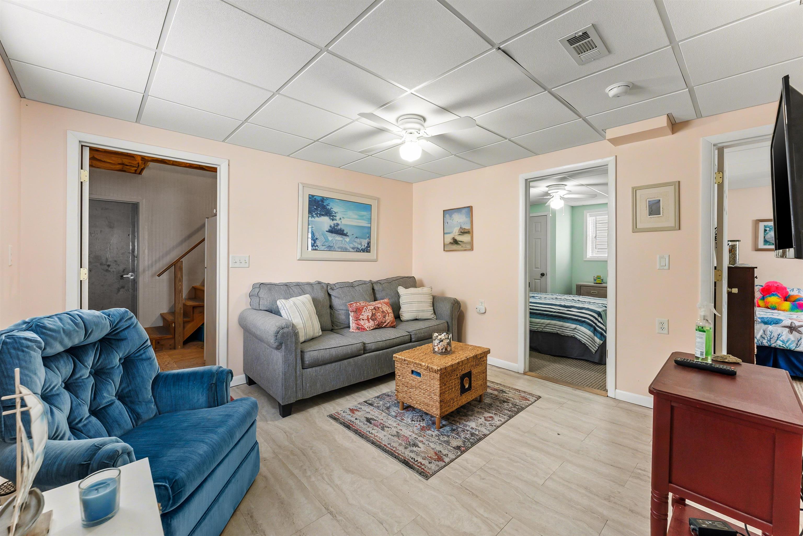 106 W Syracuse Avenue