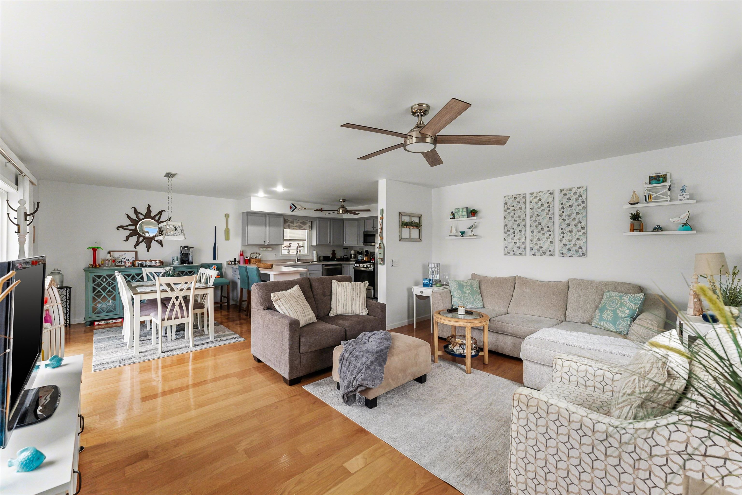 106 W Syracuse Avenue