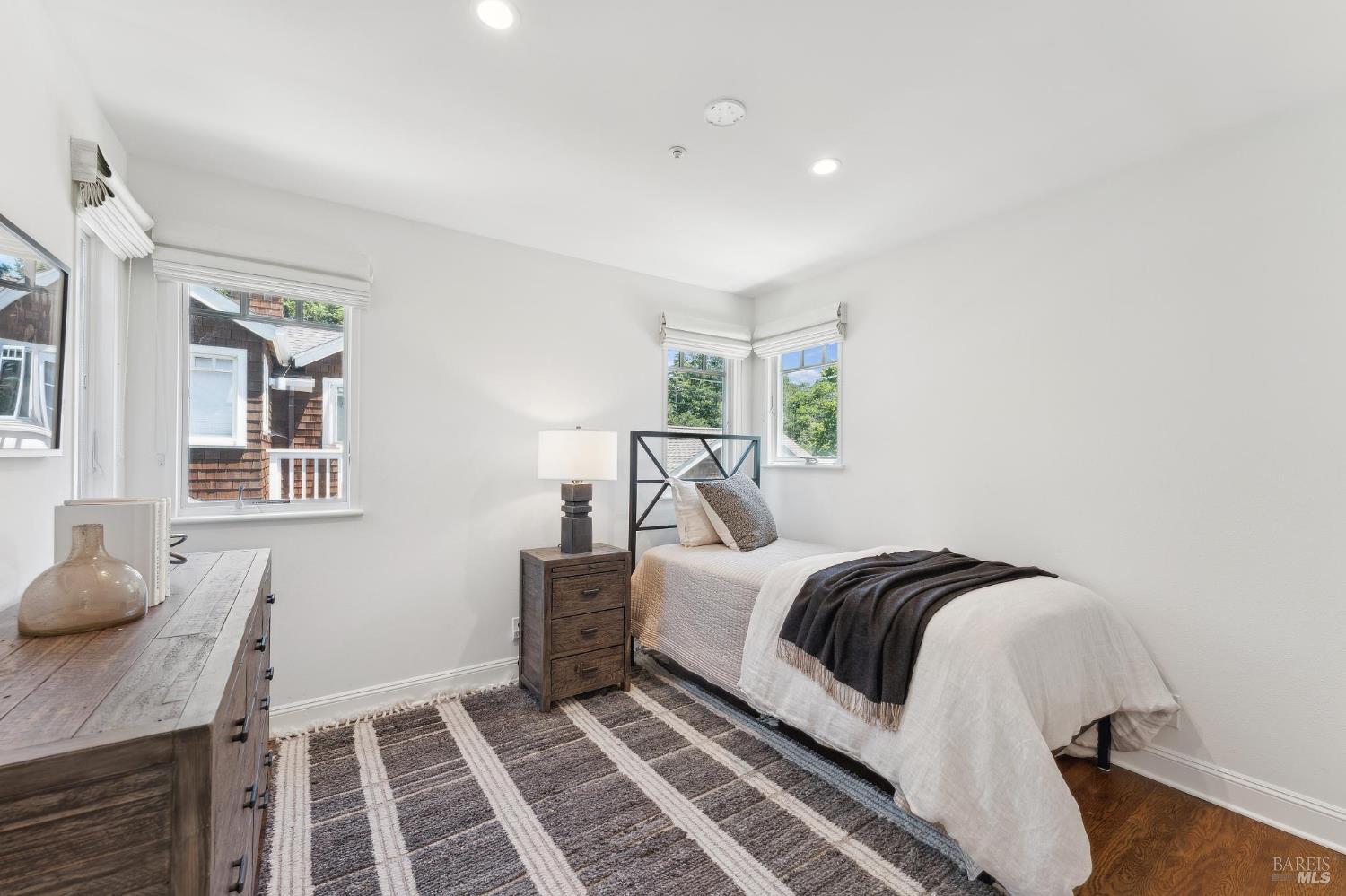 249 E Blithedale Ave