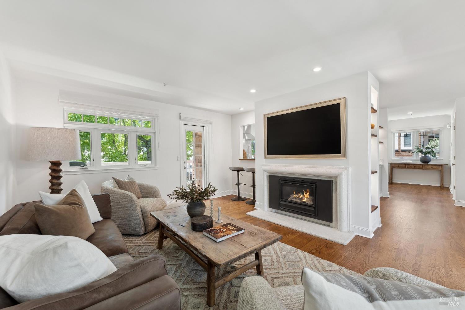 249 E Blithedale Ave