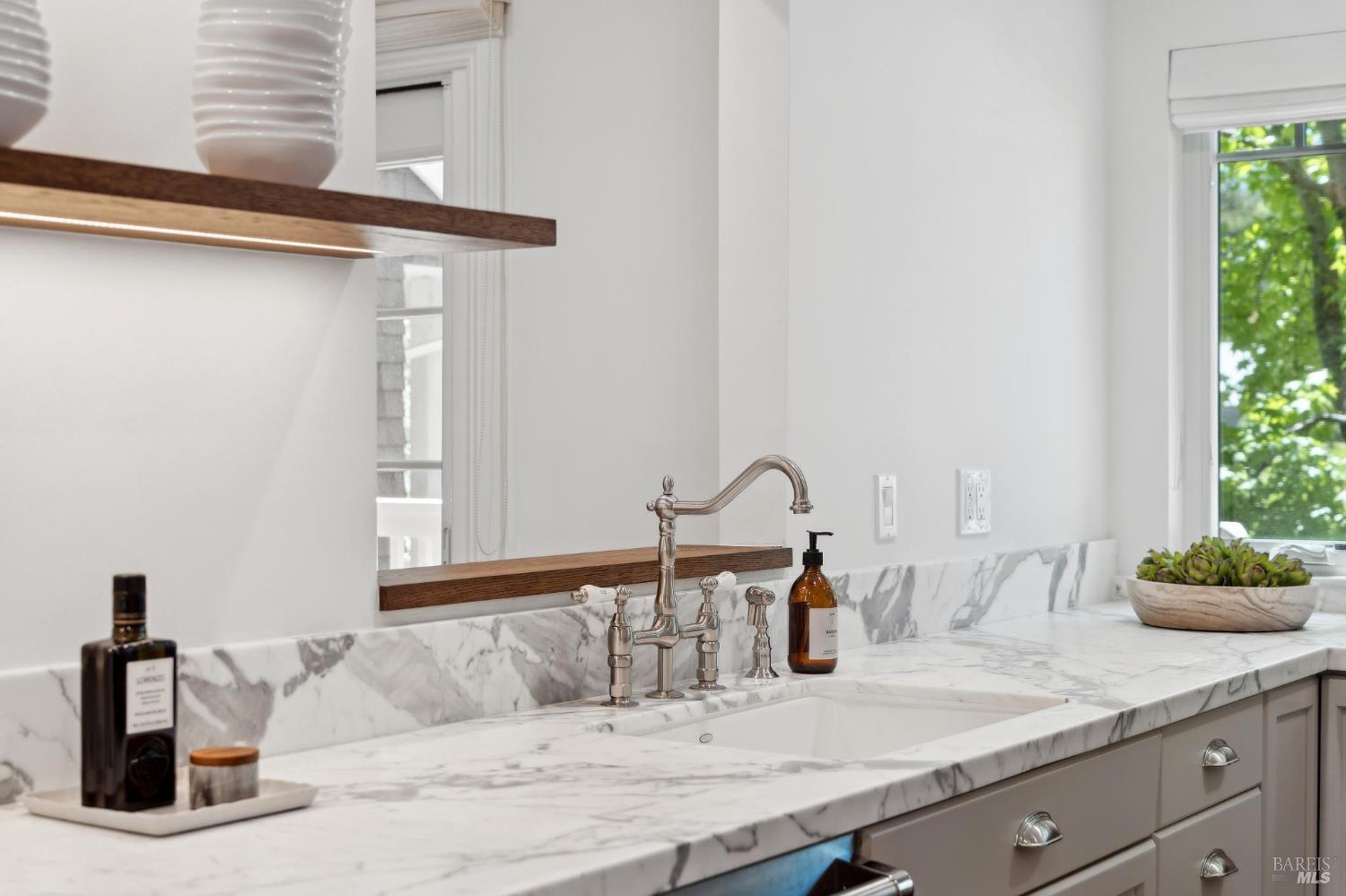 249 E Blithedale Ave