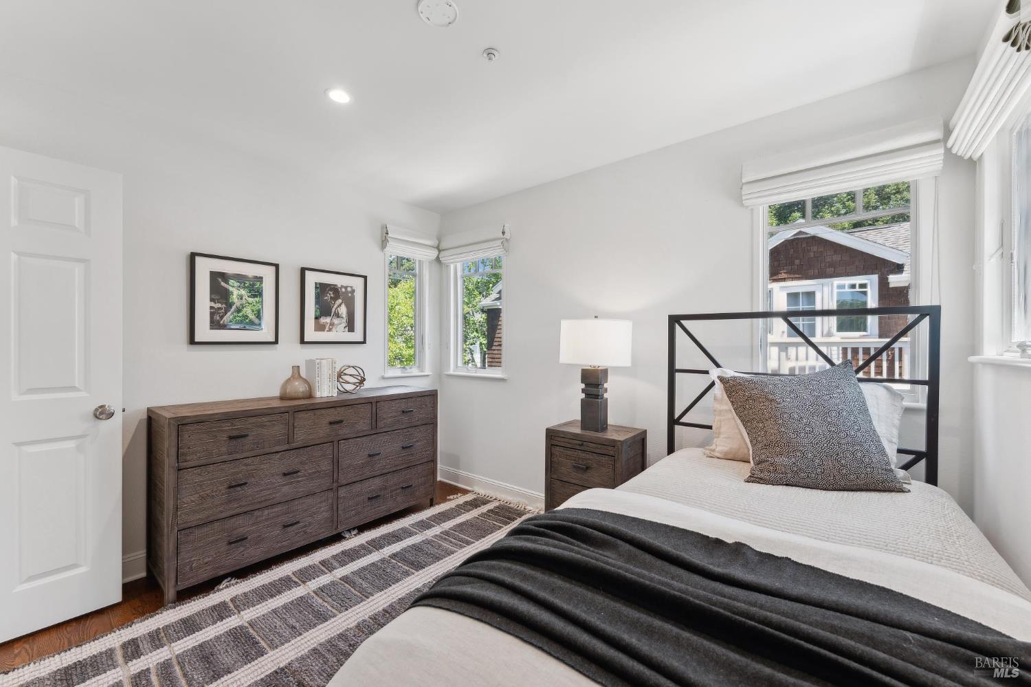 249 E Blithedale Ave