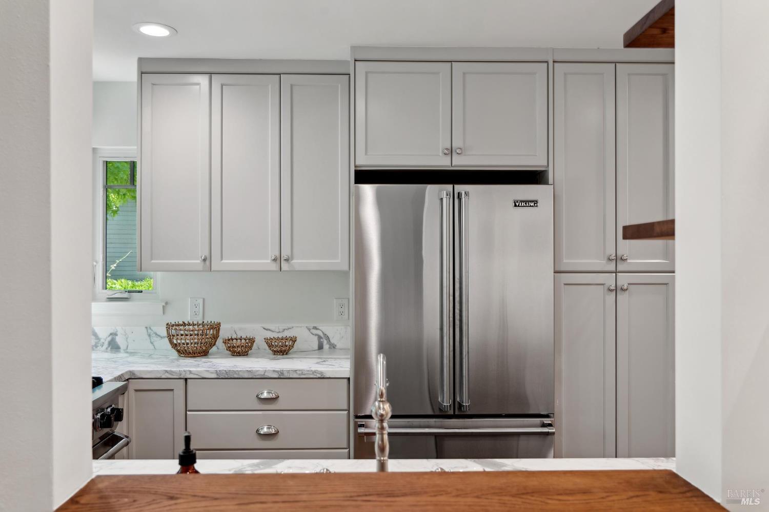 249 E Blithedale Ave