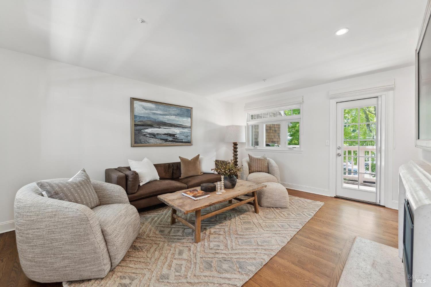 249 E Blithedale Ave