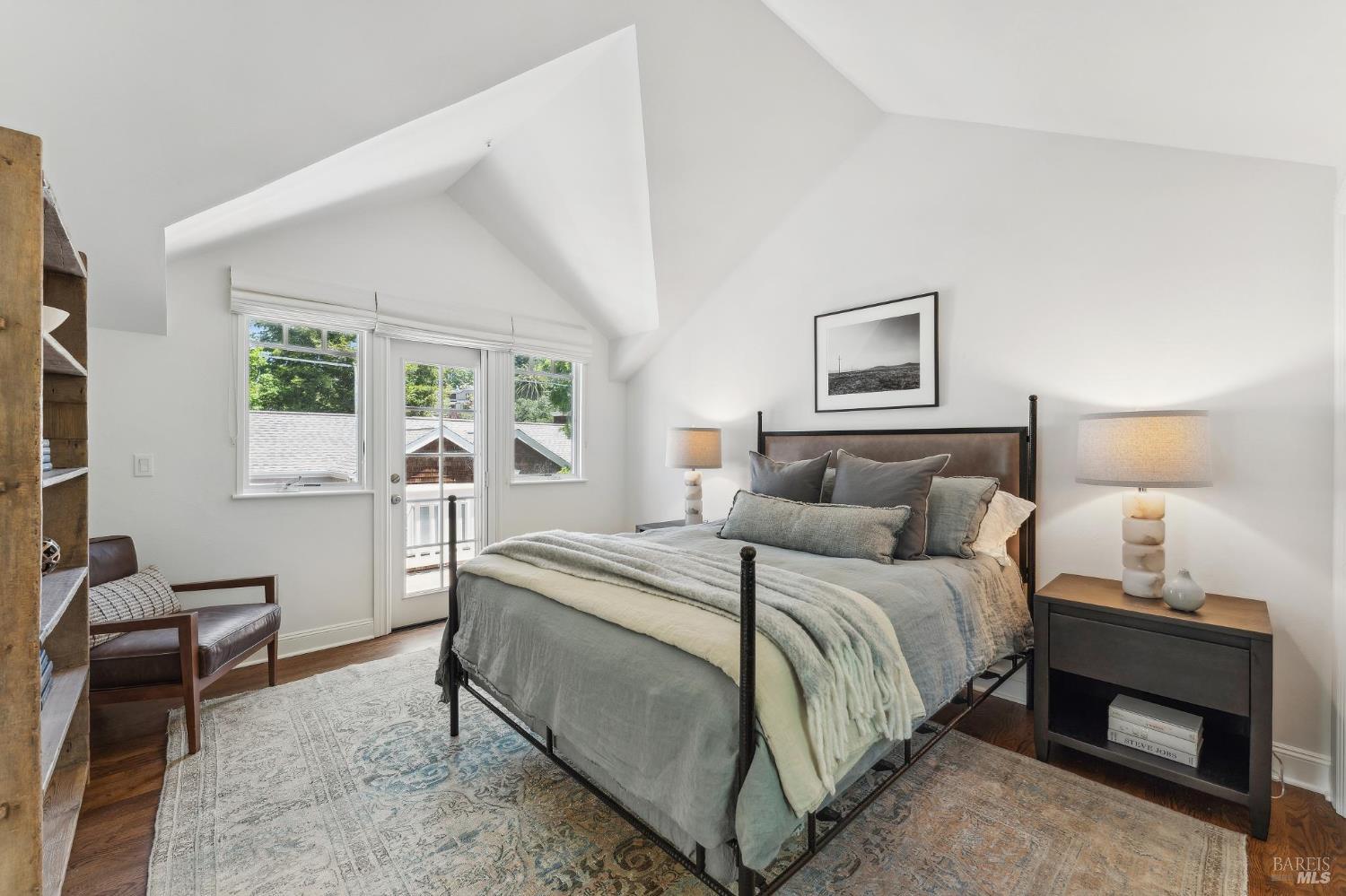 249 E Blithedale Ave