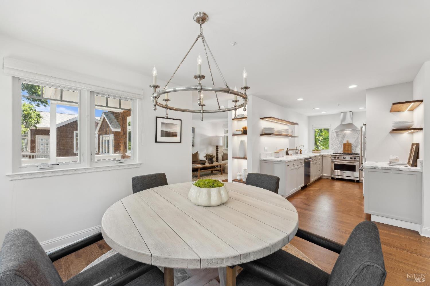 249 E Blithedale Ave