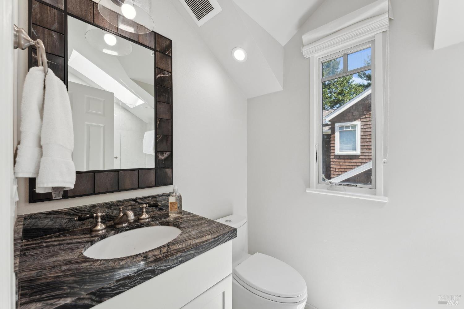 249 E Blithedale Ave