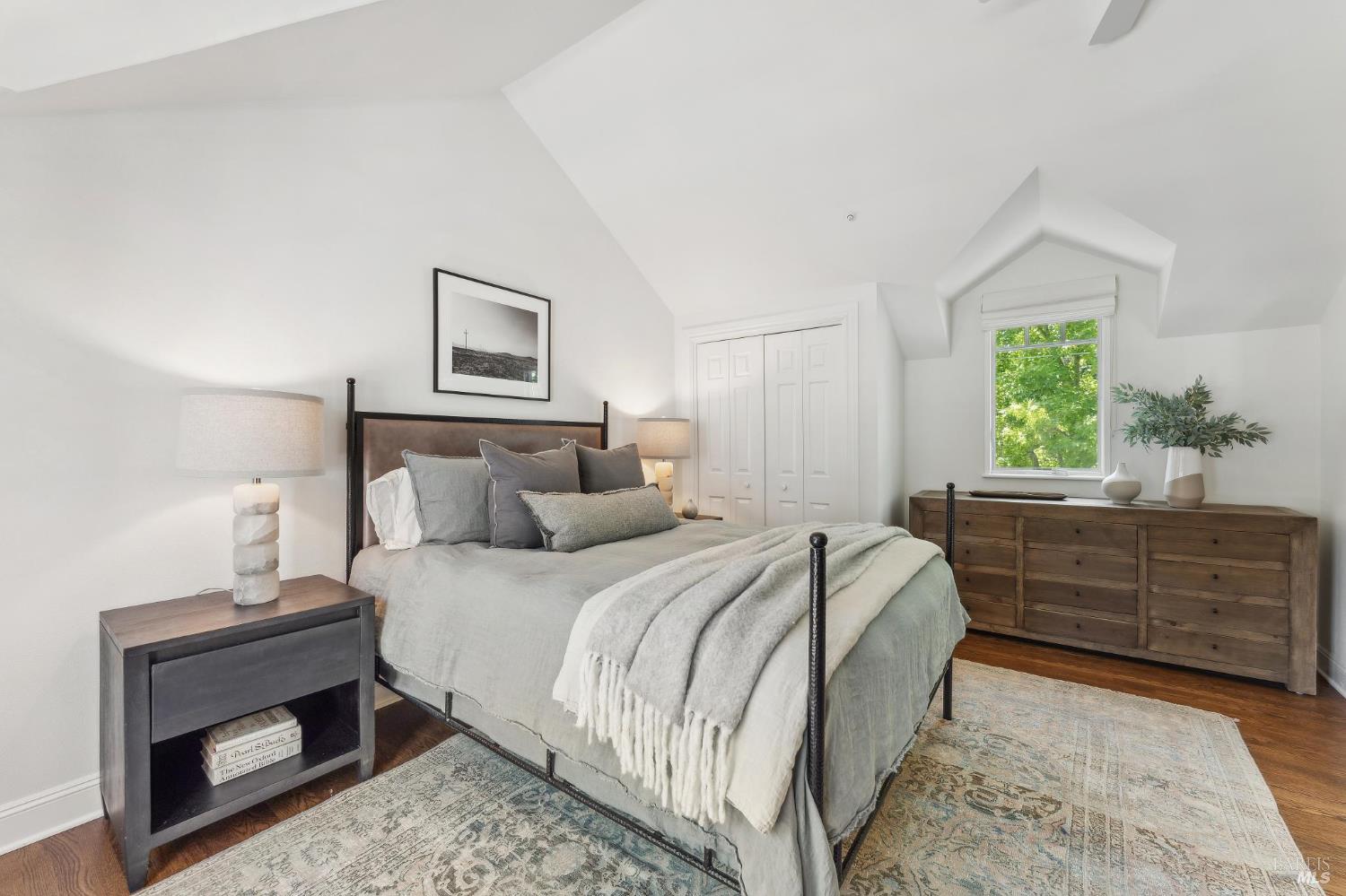 249 E Blithedale Ave