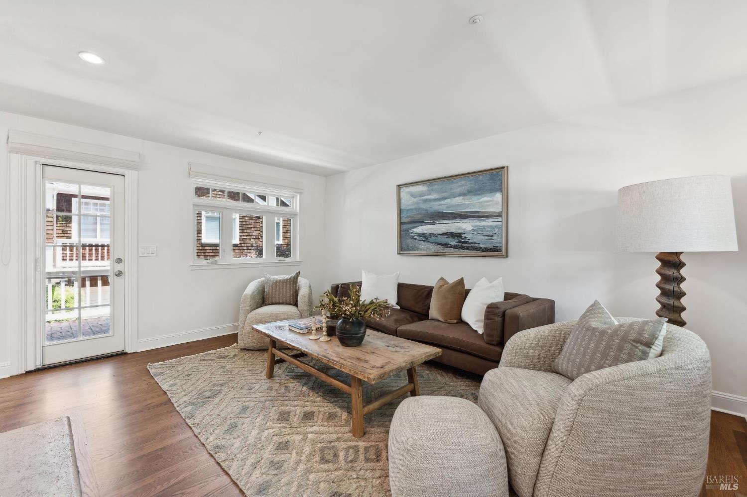 249 E Blithedale Ave