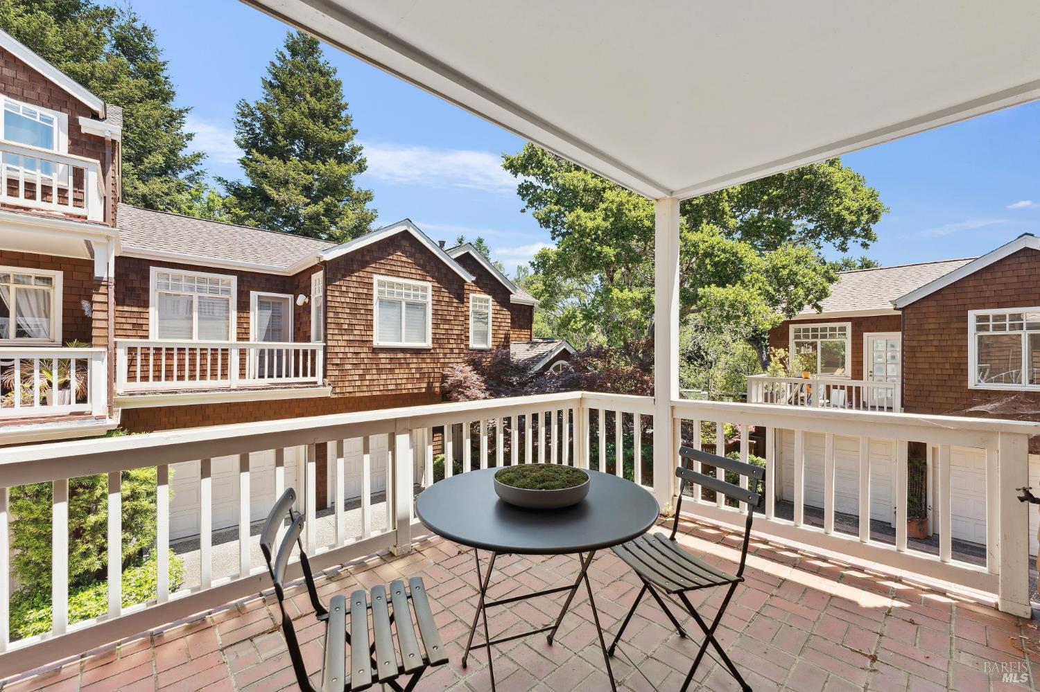 249 E Blithedale Ave