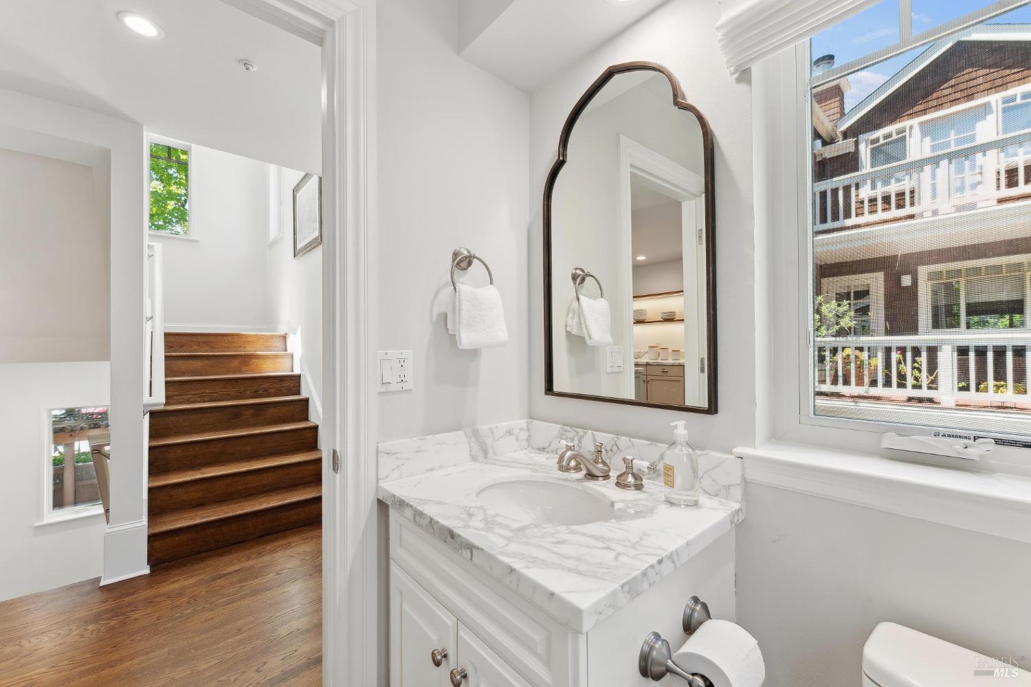 249 E Blithedale Ave