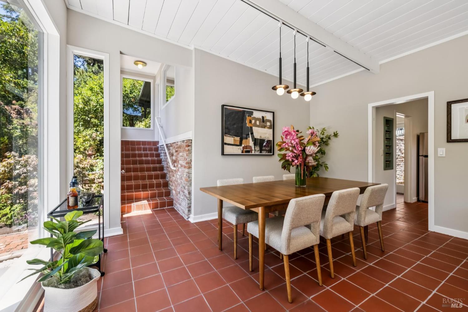 29 Portola Ln