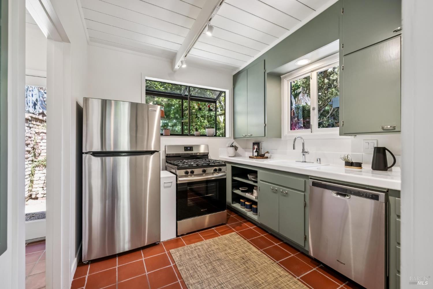 29 Portola Ln