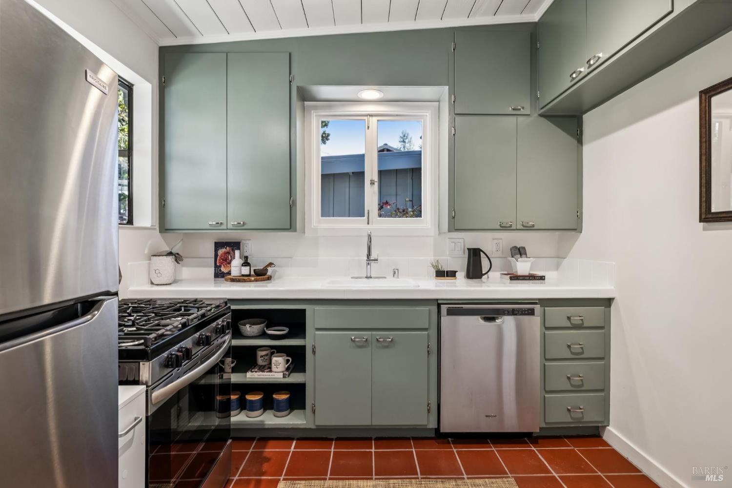 29 Portola Ln