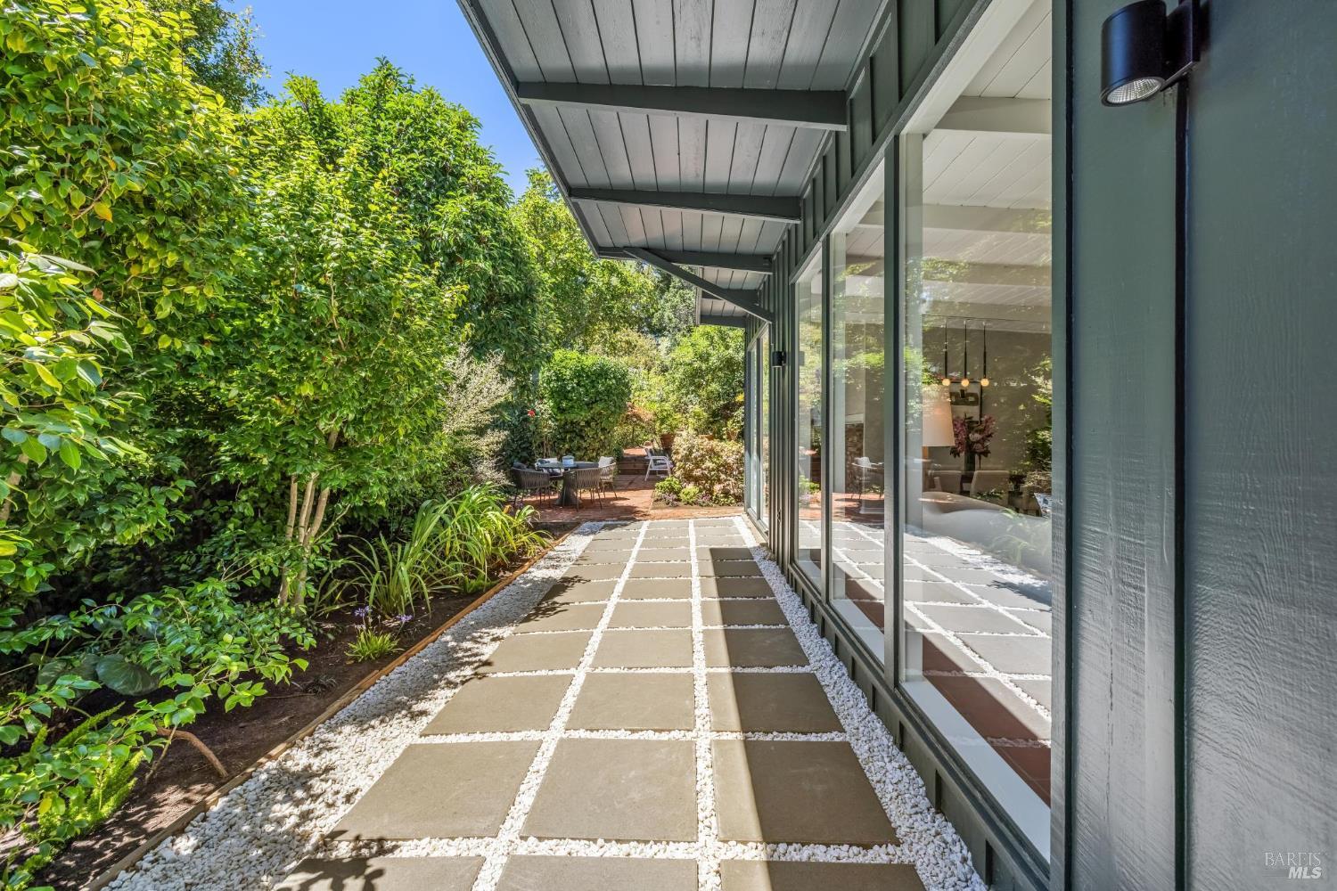 29 Portola Ln