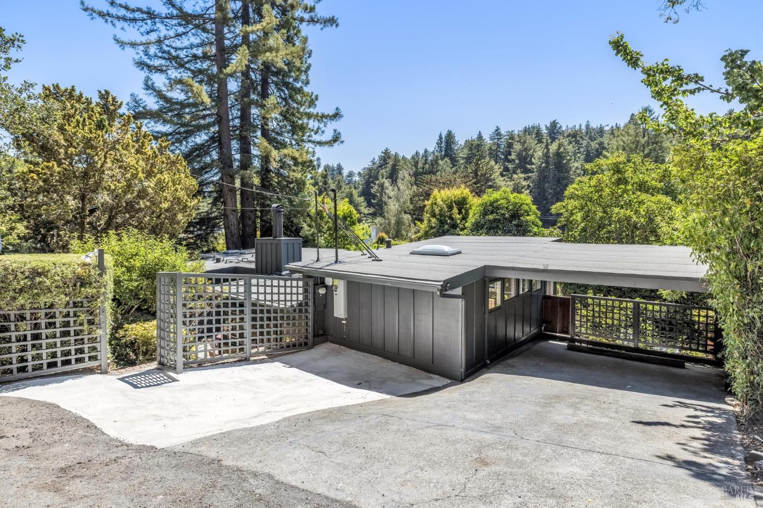 29 Portola Ln