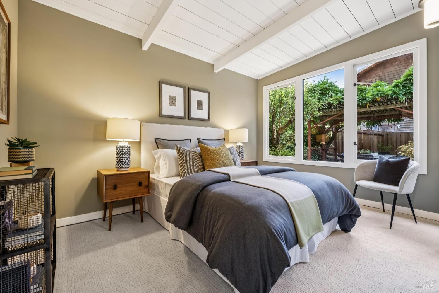 29 Portola Ln
