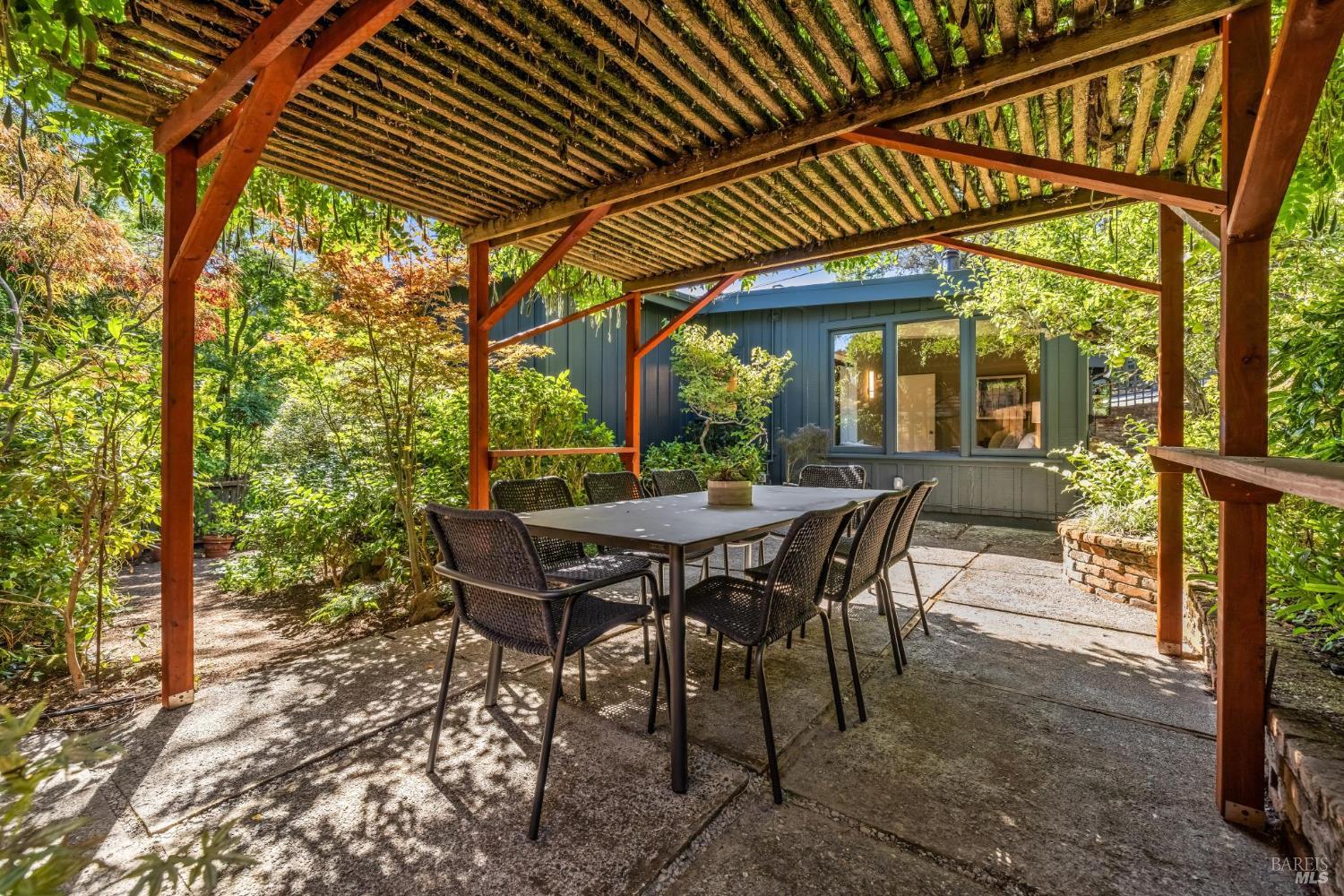 29 Portola Ln