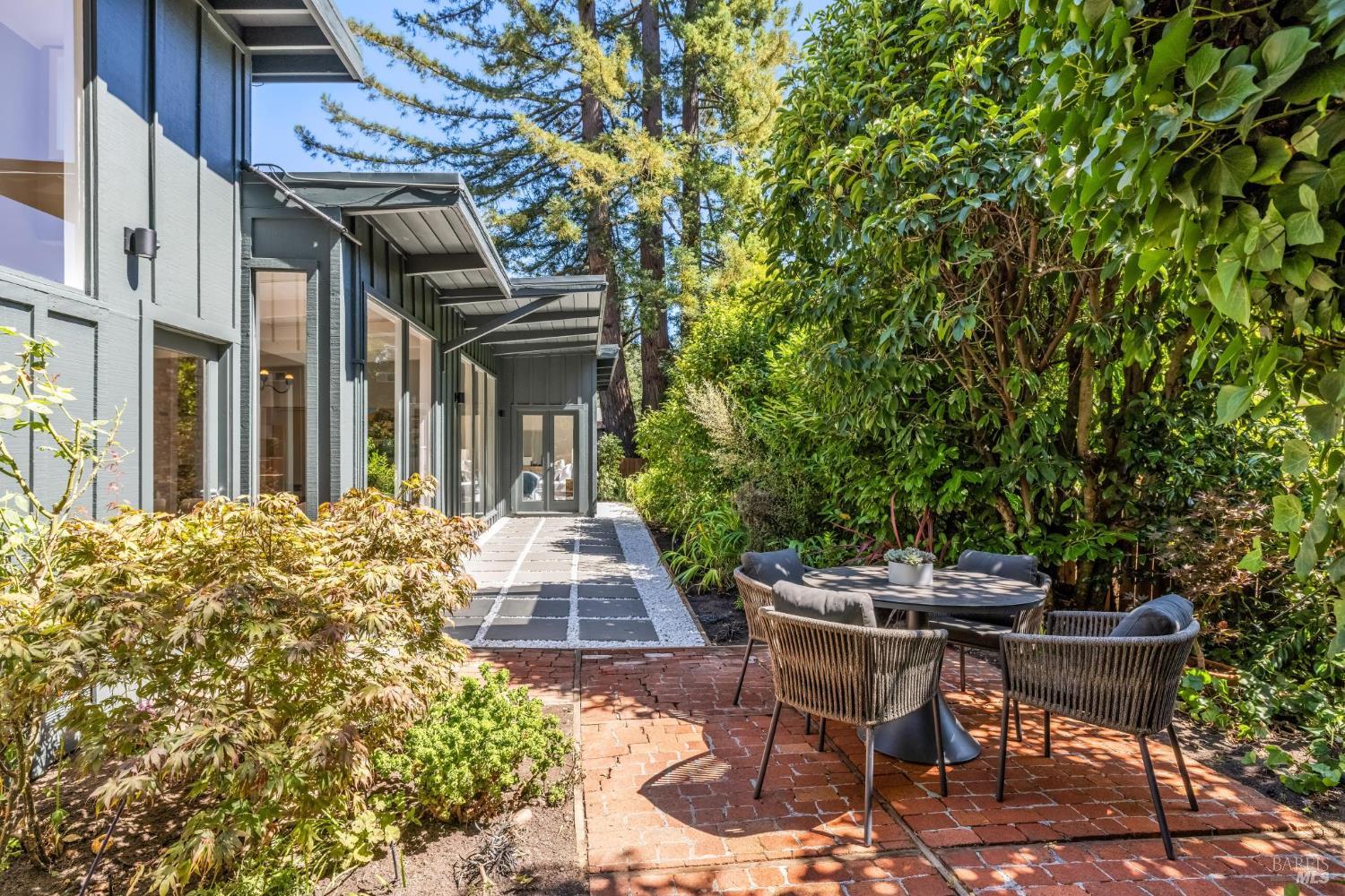 29 Portola Ln