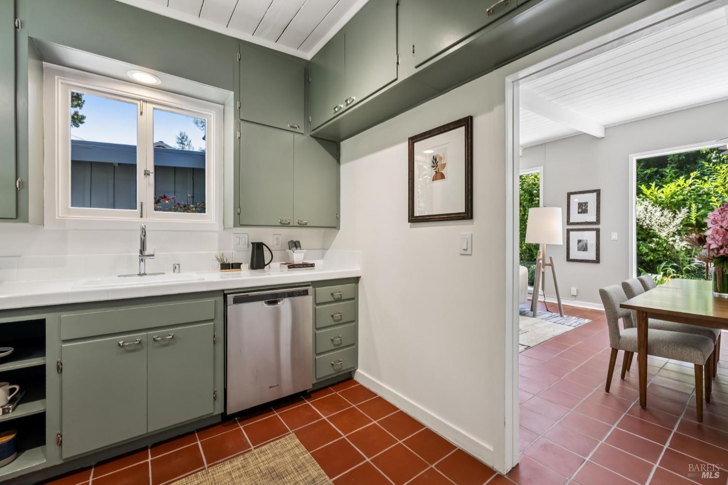 29 Portola Ln
