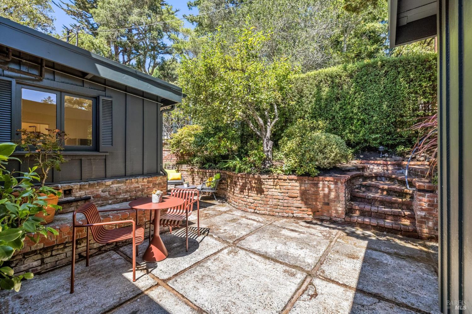 29 Portola Ln