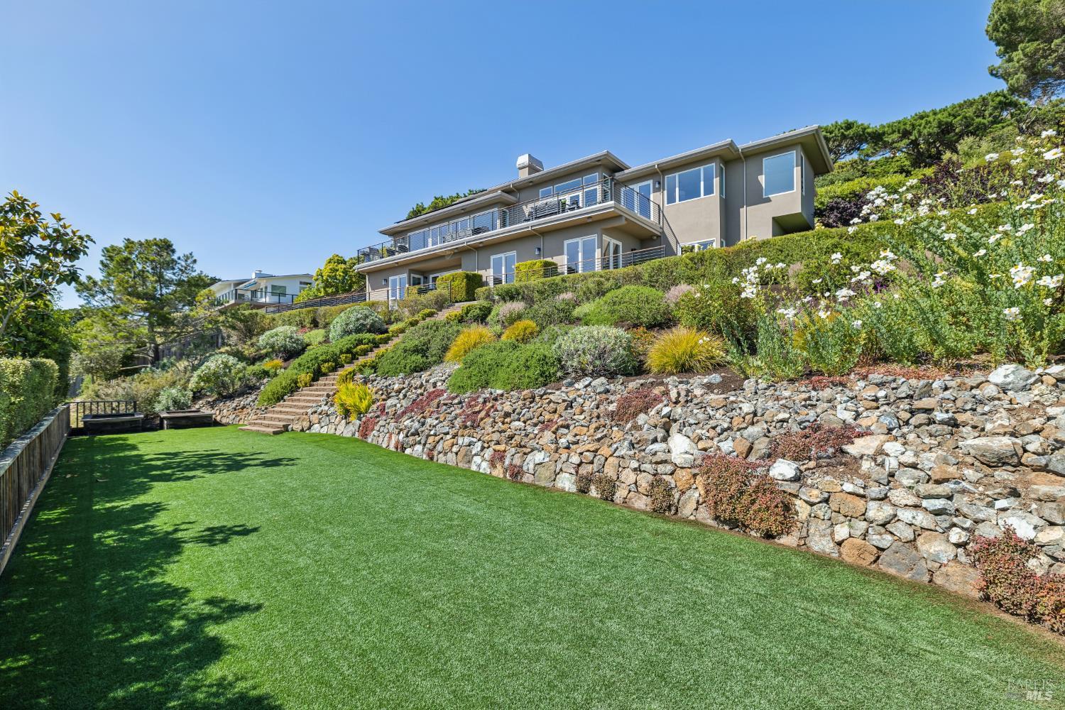 1808 Lagoon View Drive