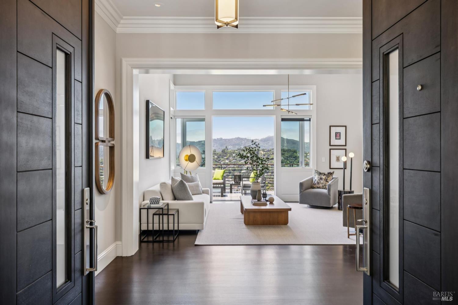 1808 Lagoon View Drive