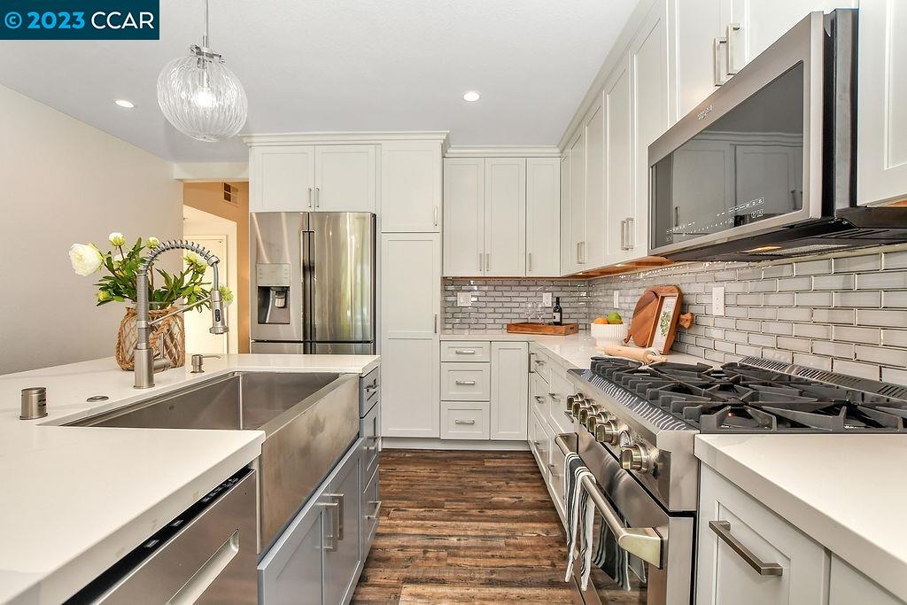 1069 Stoneybrook Dr.