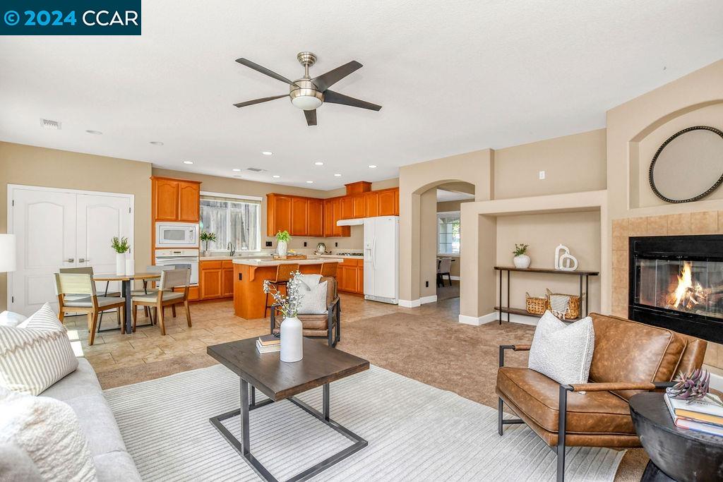2323 Crockett Lane