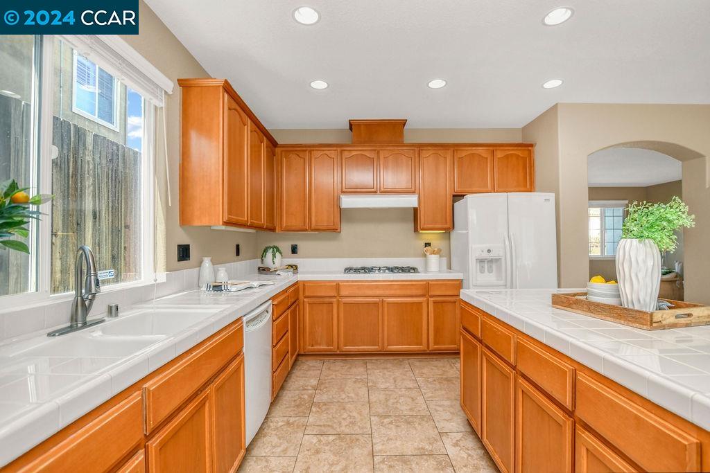 2323 Crockett Lane