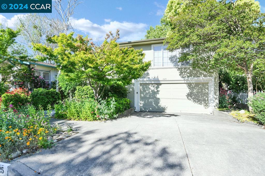 1425 Estudillo Street