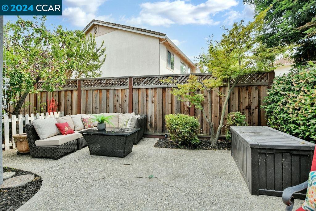 281 Crestview Ave