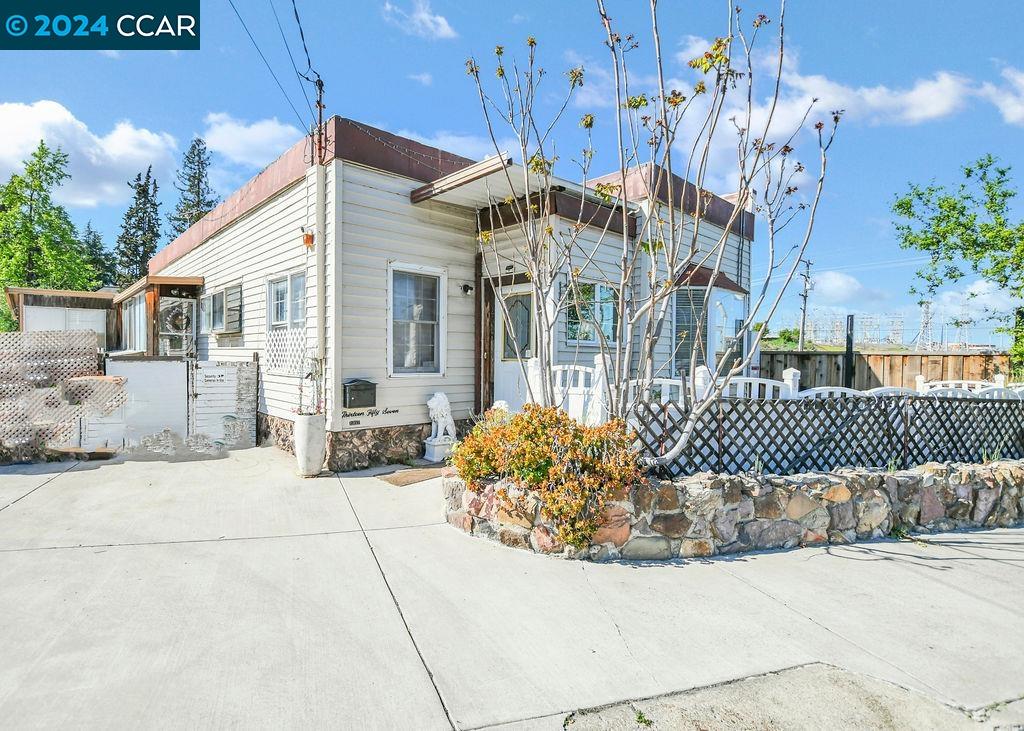 1357 Peach Street