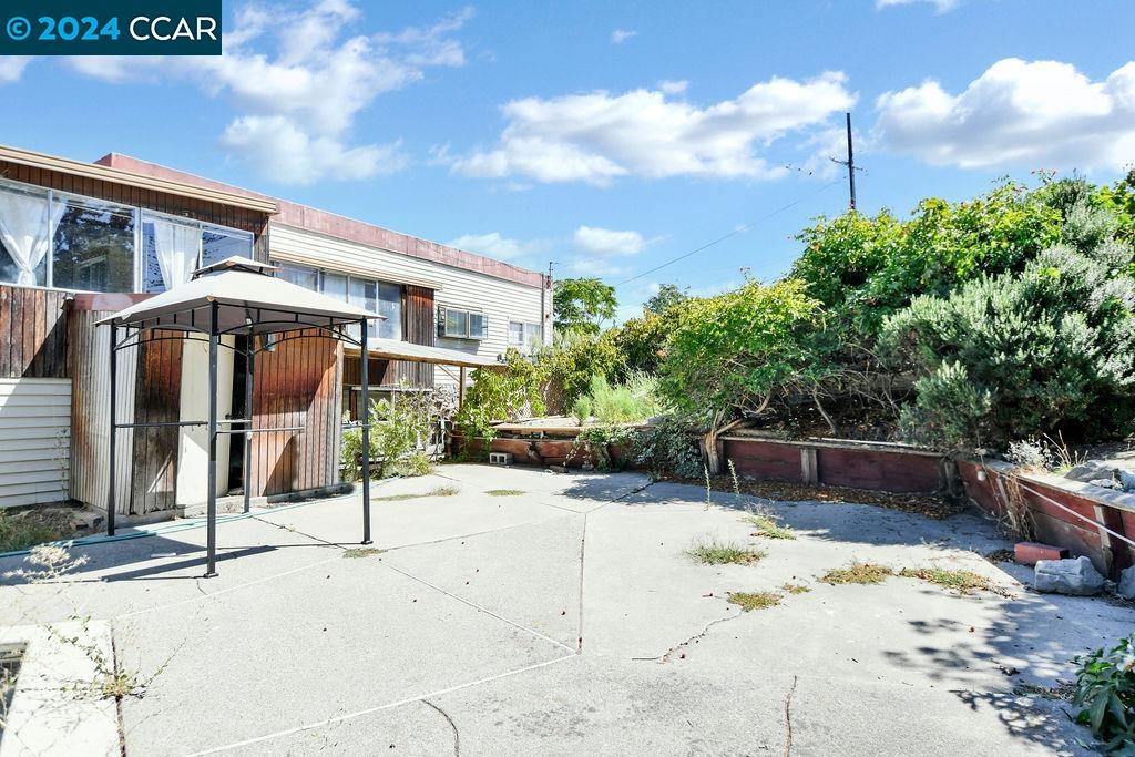 1357 Peach Street