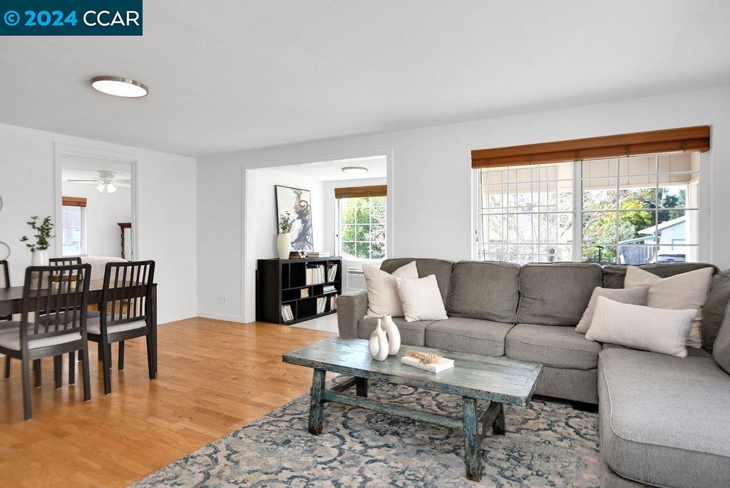 901 Bella Vista Avenue