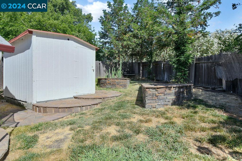 901 Bella Vista Avenue