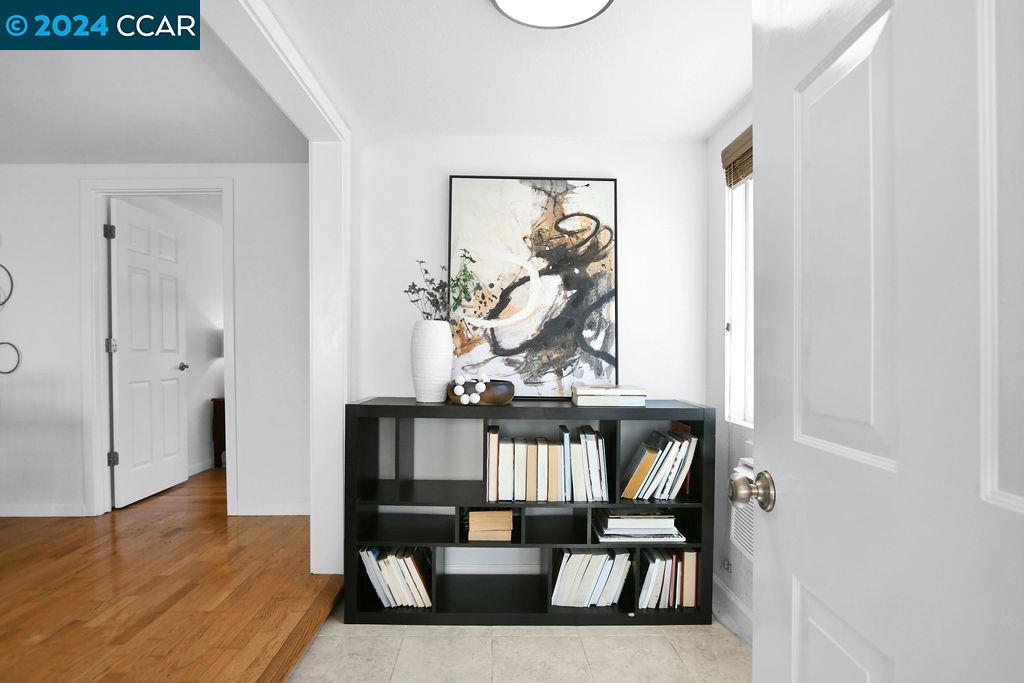 901 Bella Vista Avenue