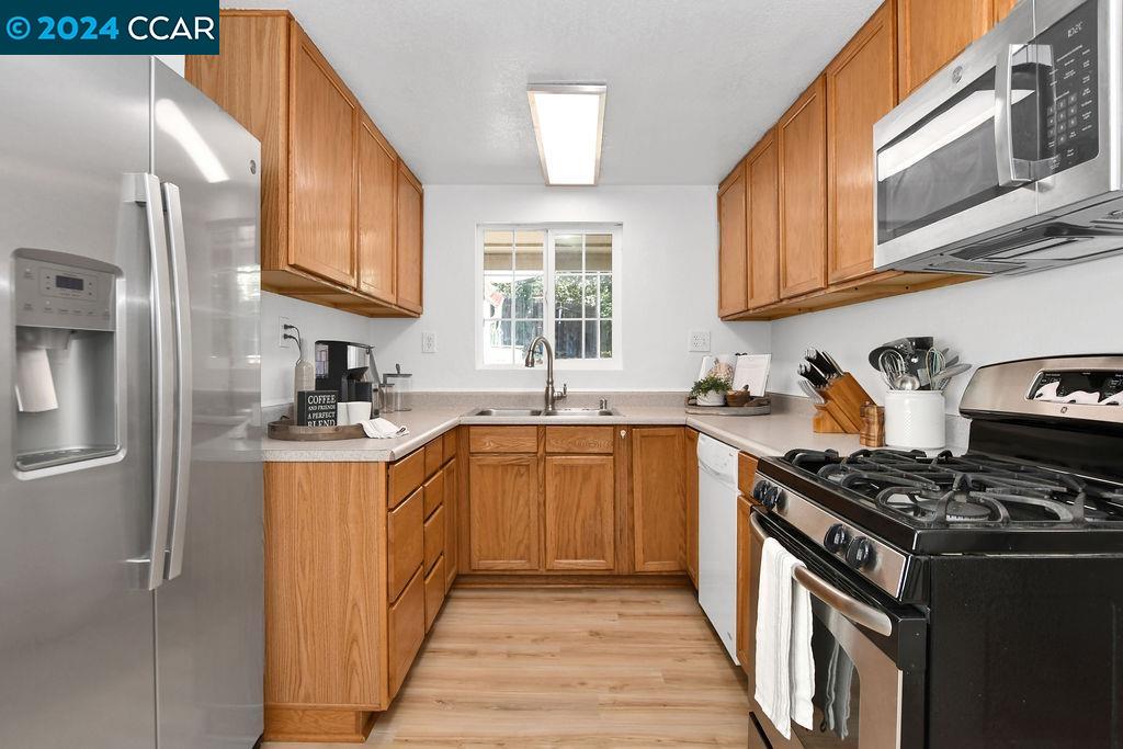 901 Bella Vista Avenue