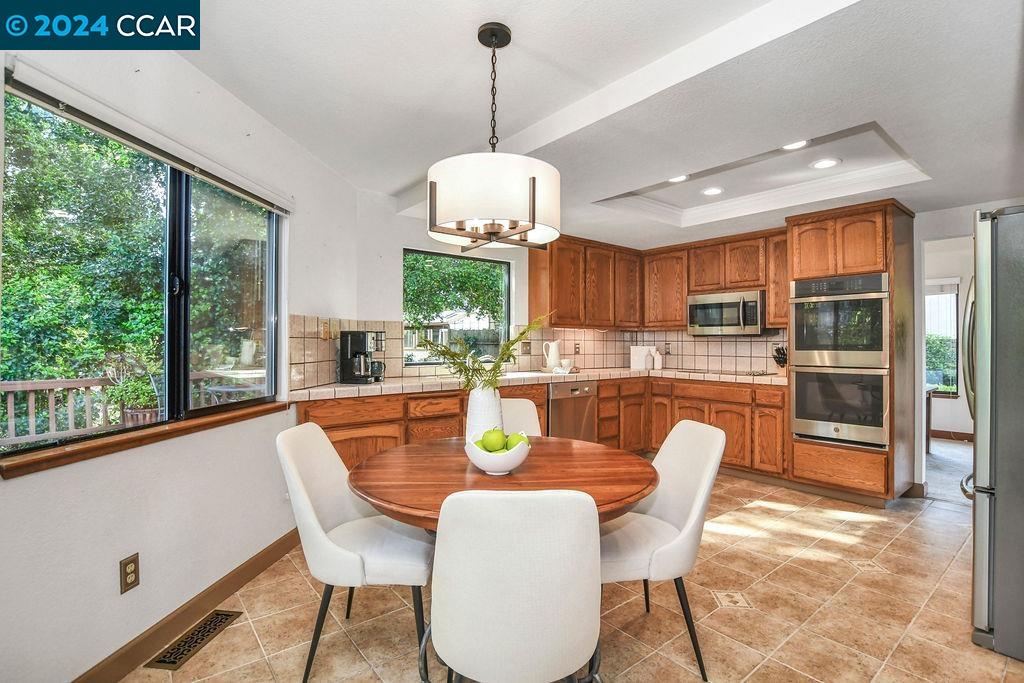 4827 Phylis Terrace