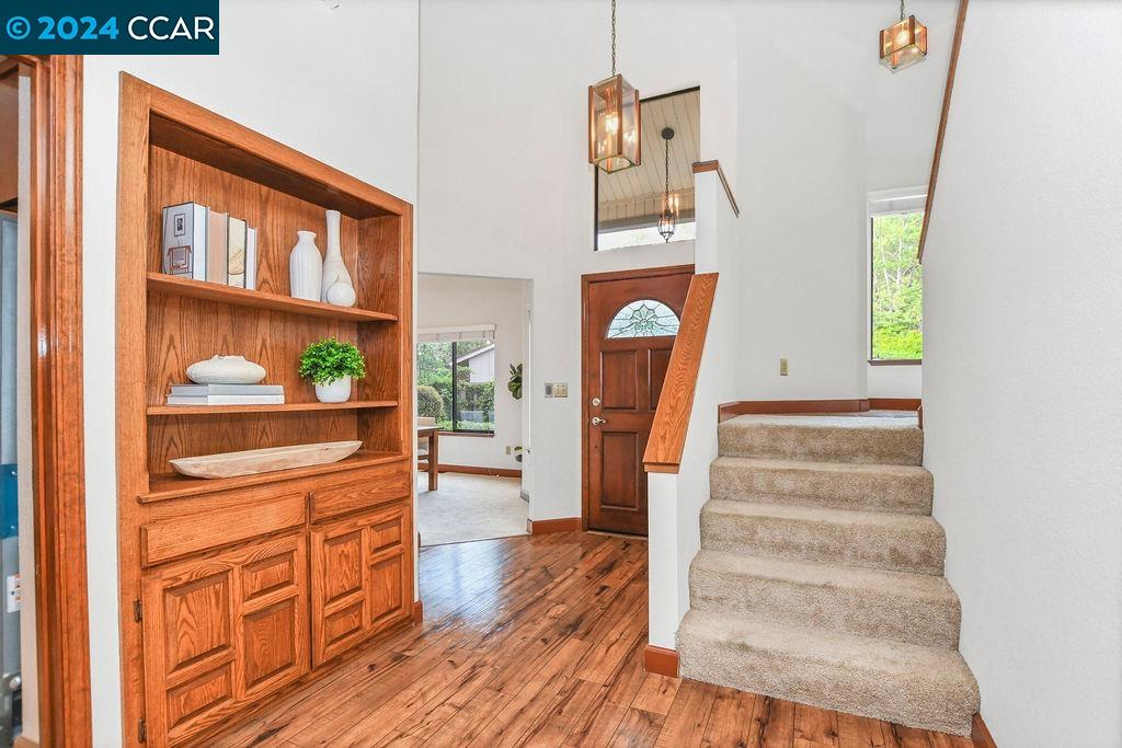 4827 Phylis Terrace